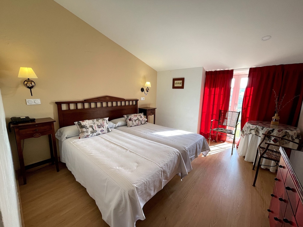 Double Room - Photo 15