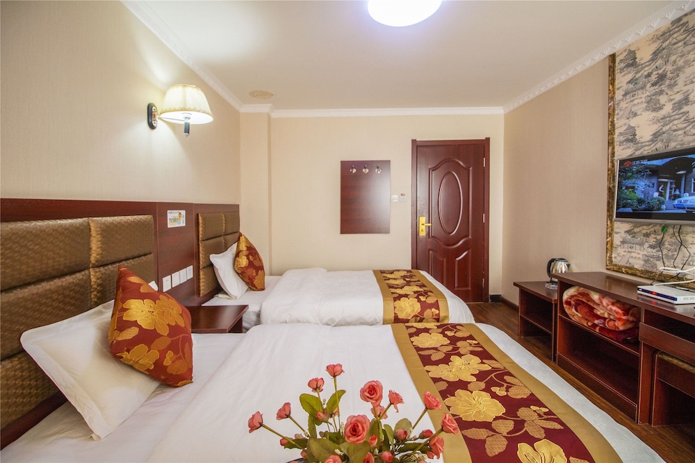 Deluxe Twin Room(Chinese Domestic Guests Only) photo 2