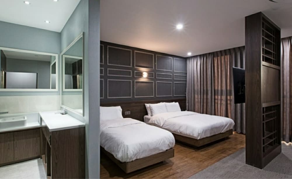 Suite, Ocean View (Twin) - Photo 1
