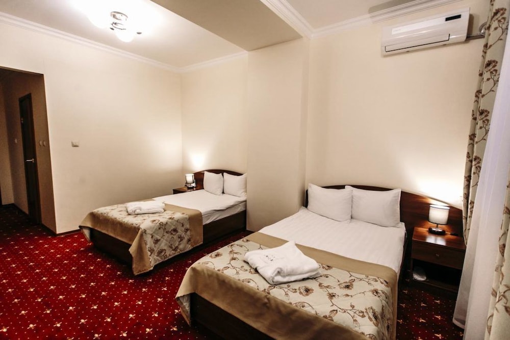 Standard Twin Room photo 2