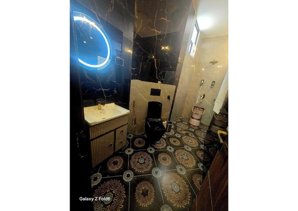 Royal Suite photo 2