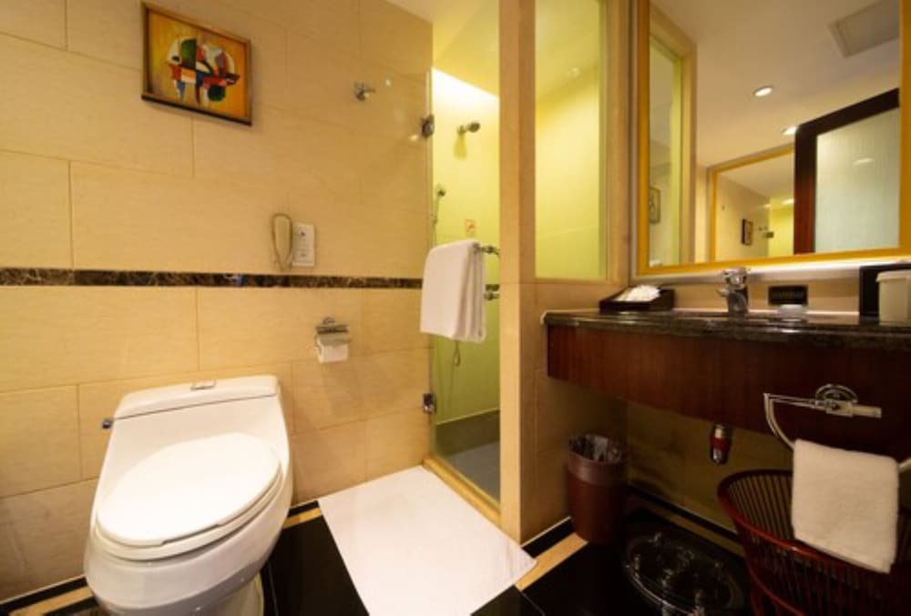 DELUXE KING ROOM - Photo 8