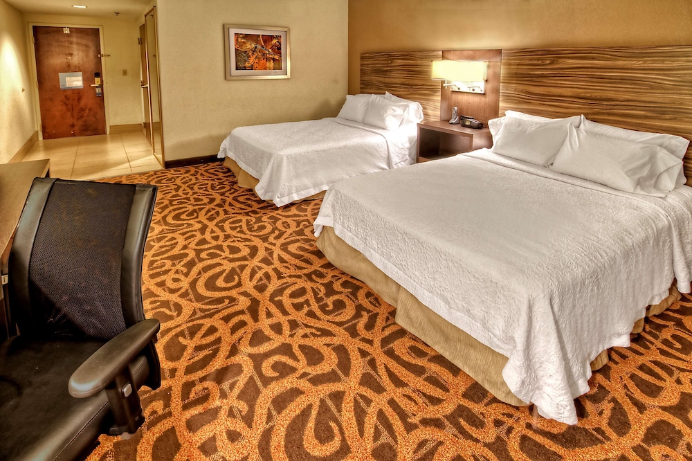 Studio, 2 Queen Beds, Accessible, Bathtub photo 2