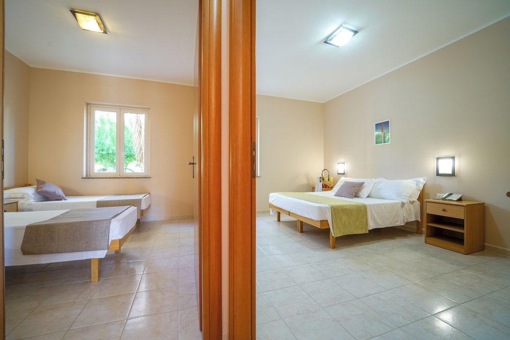 Classic Apartment, 2 Bedrooms photo 2
