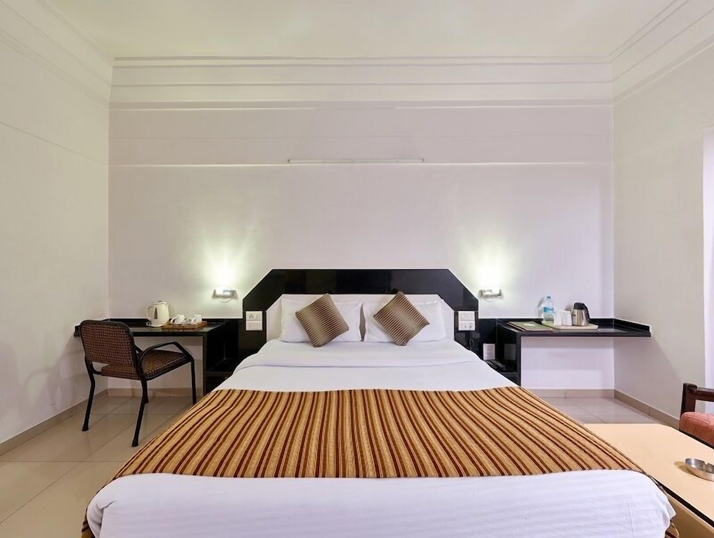 Standard Room (With Ac)