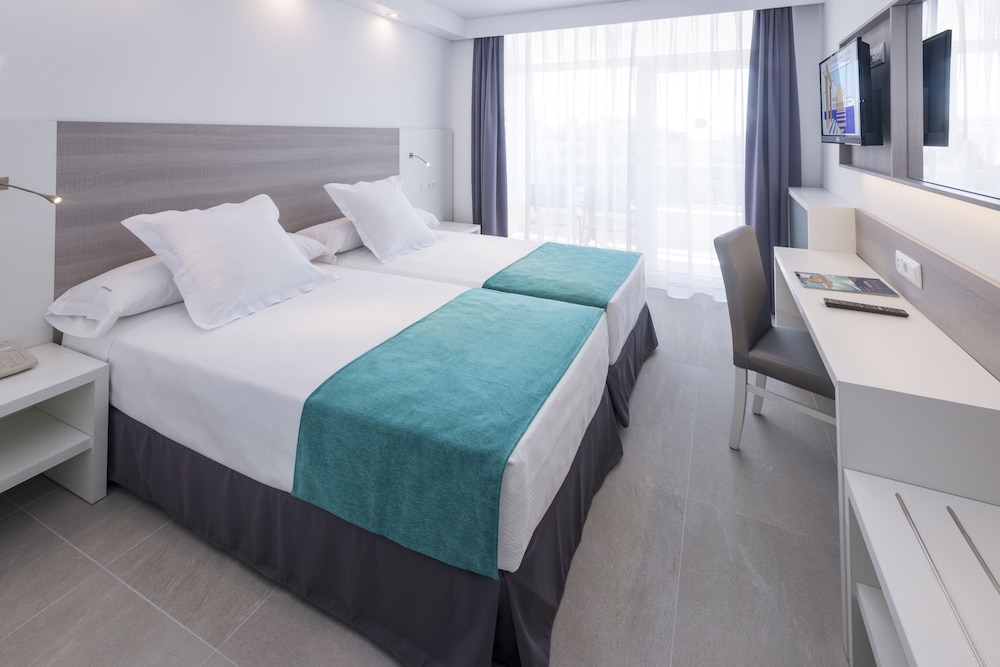 Triple Room (3 Adults) photo 2