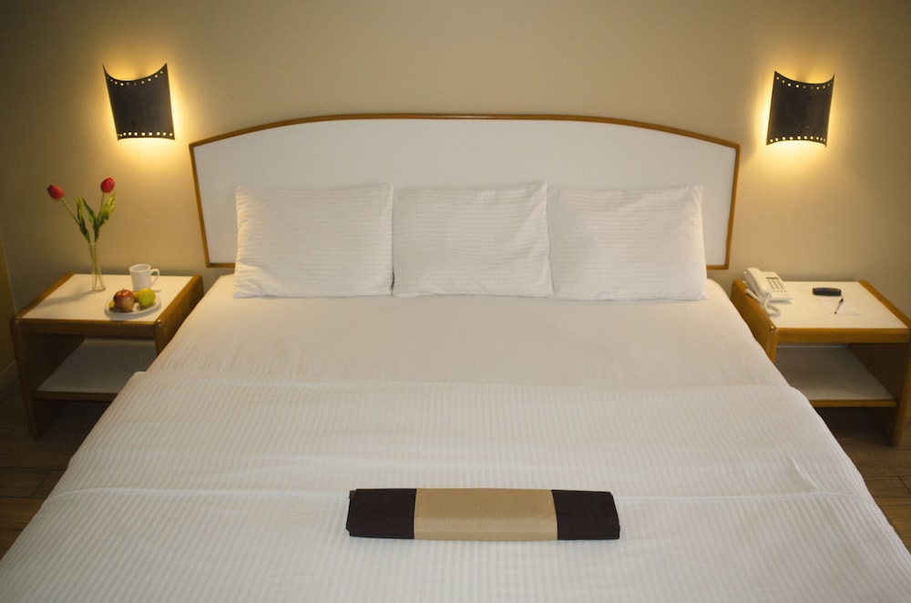 Standard Room, 1 King Bed