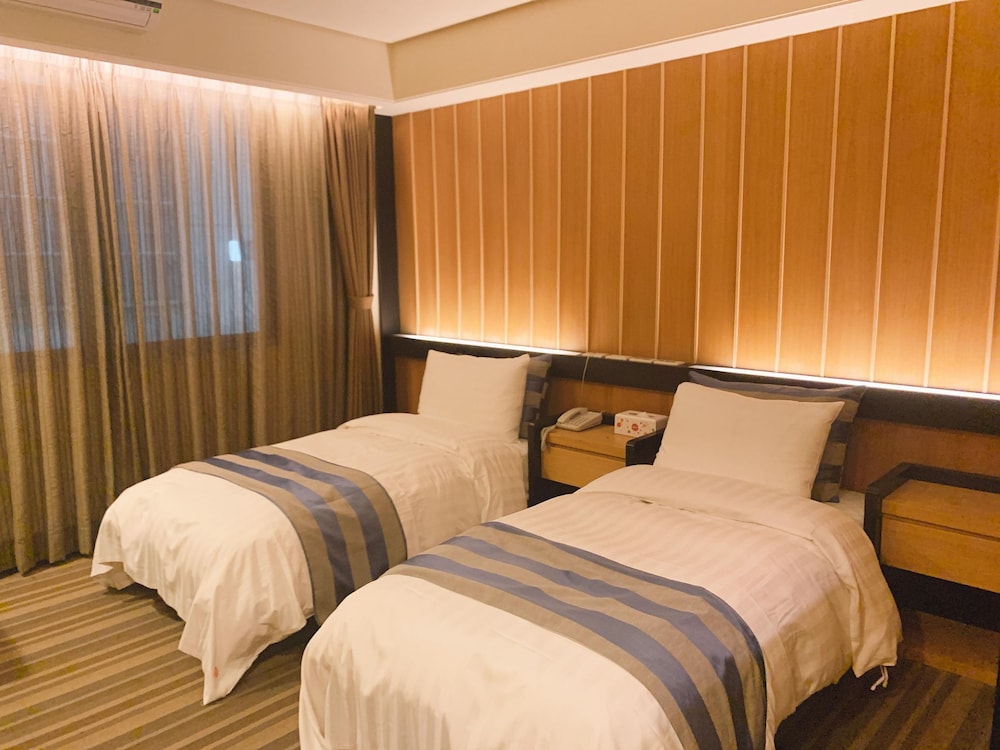 Standard Twin Room, 2 Twin Beds, Non Smoking photo 2