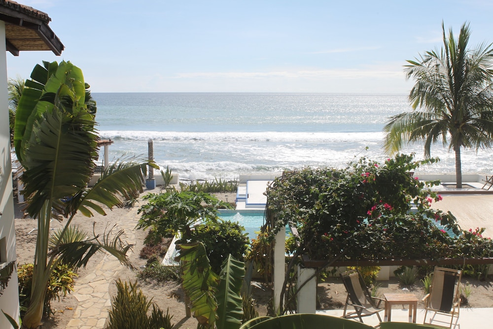 Premium Studio Suite, 1 King Bed, Kitchen, Ocean View photo 2