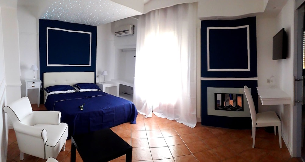 Deluxe Suite, 1 Bedroom, City View photo 3