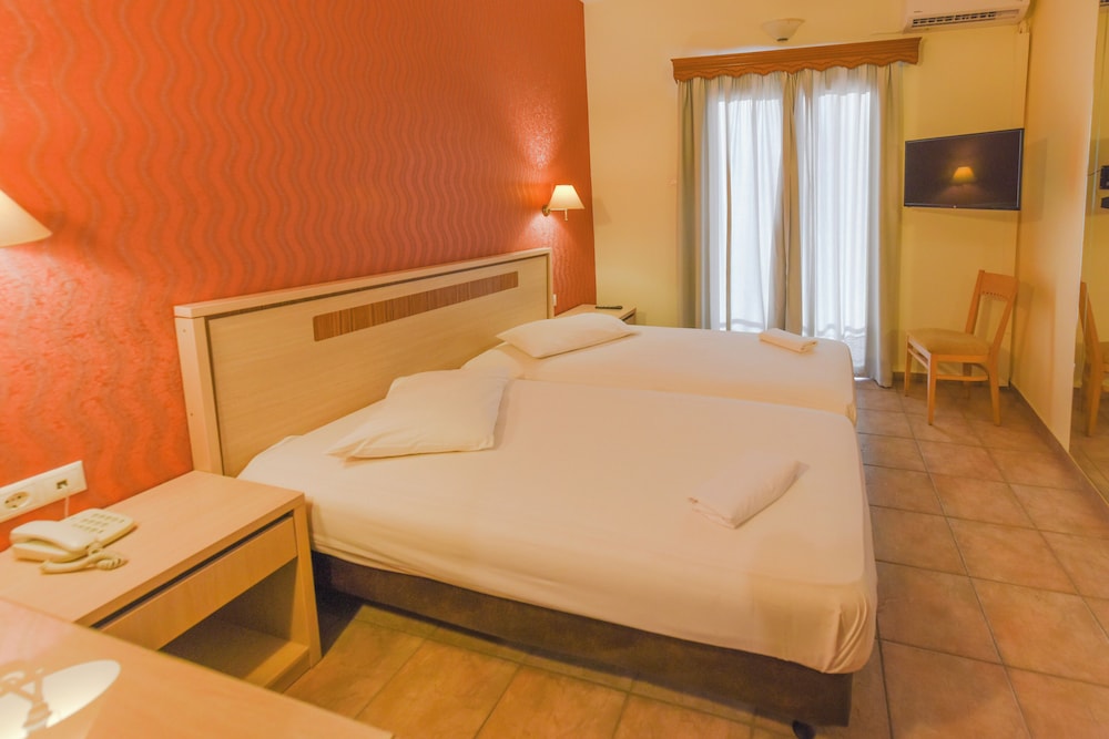 Comfort Room, Partial Sea View photo 3