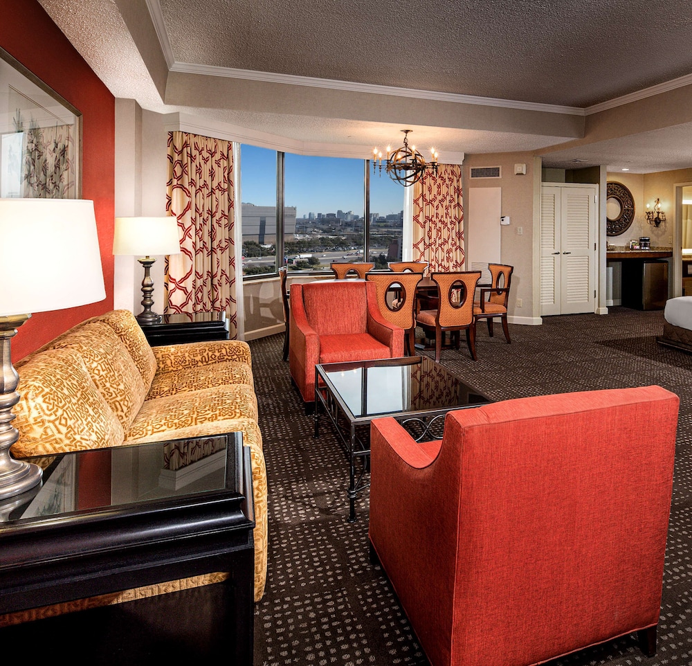 Deluxe Room (Parlor)
