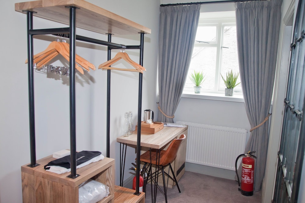 Superior Suite, Ensuite - Photo 7