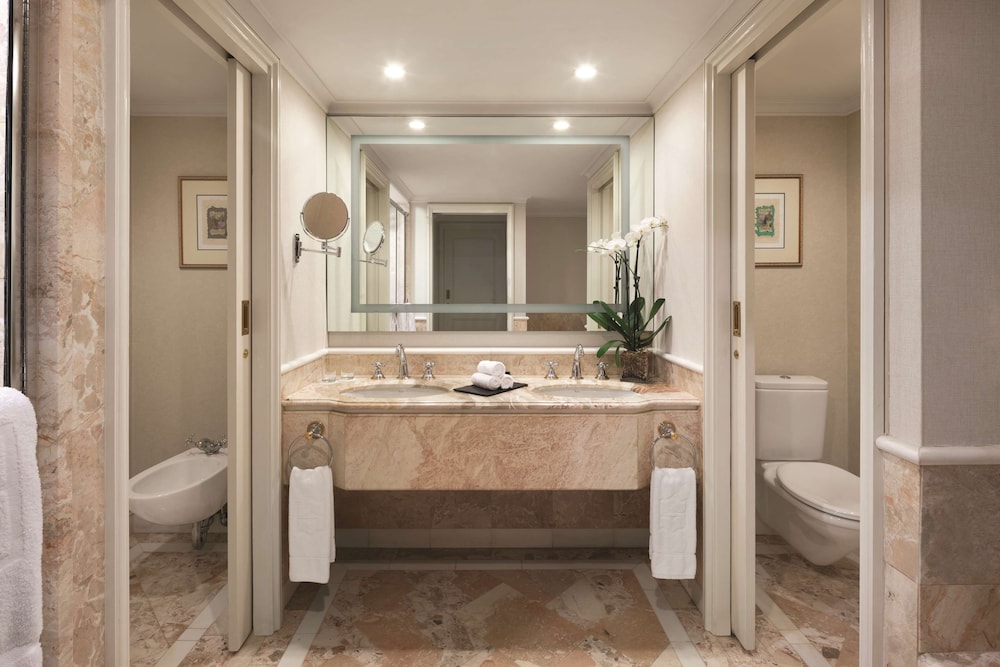 Horizon Club Spa Suite 1 King, Lounge Access, High Floor