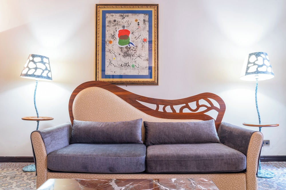 Suite Miro DUI photo 3