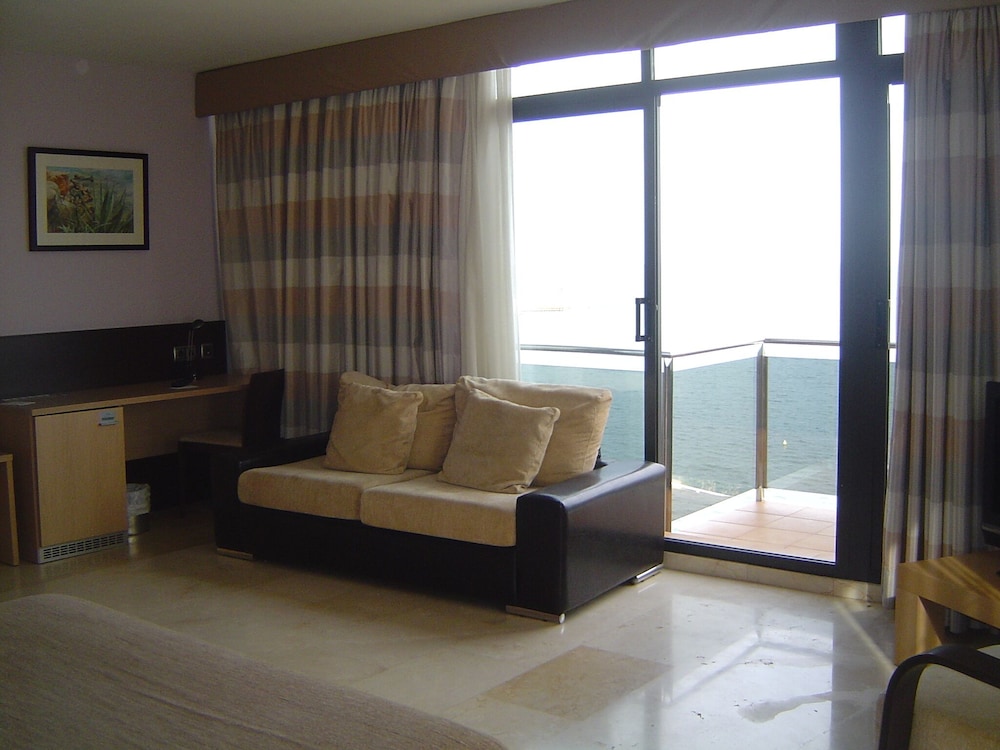 Junior Suite (2 Adultos + 1 Niño)