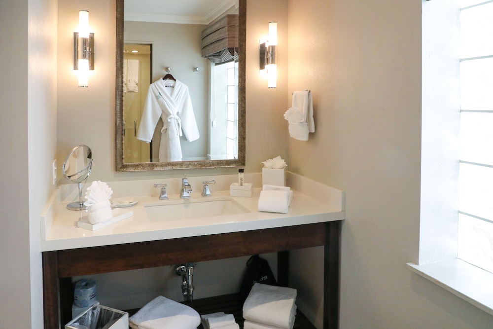 Suite, Multiple Beds - Photo 12