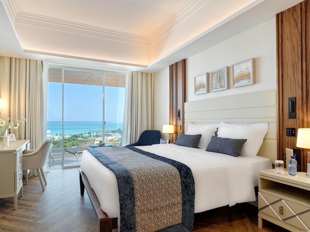 Junior Suite, Pool View - Photo 1