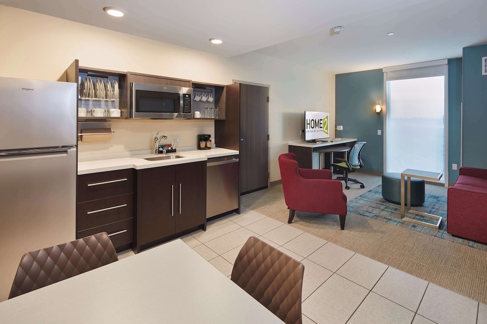 Suite, 1 Bedroom - Photo 3