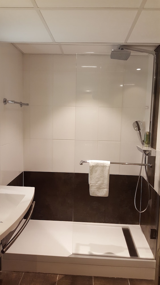 Classic Double Room thumbnail 5