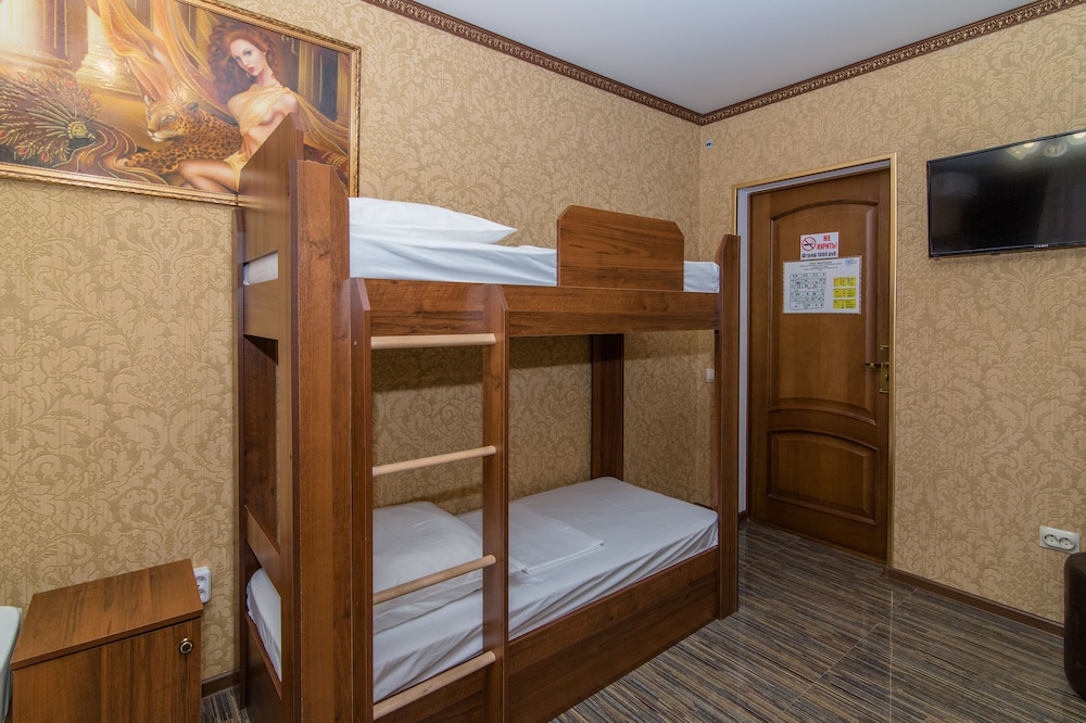 Family Quadruple Room photo 3