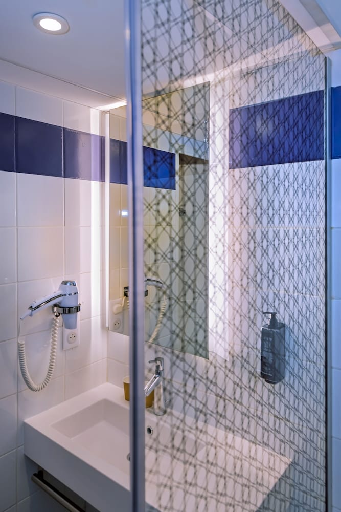 Standard Twin Room, 2 Twin Beds - Photo 5