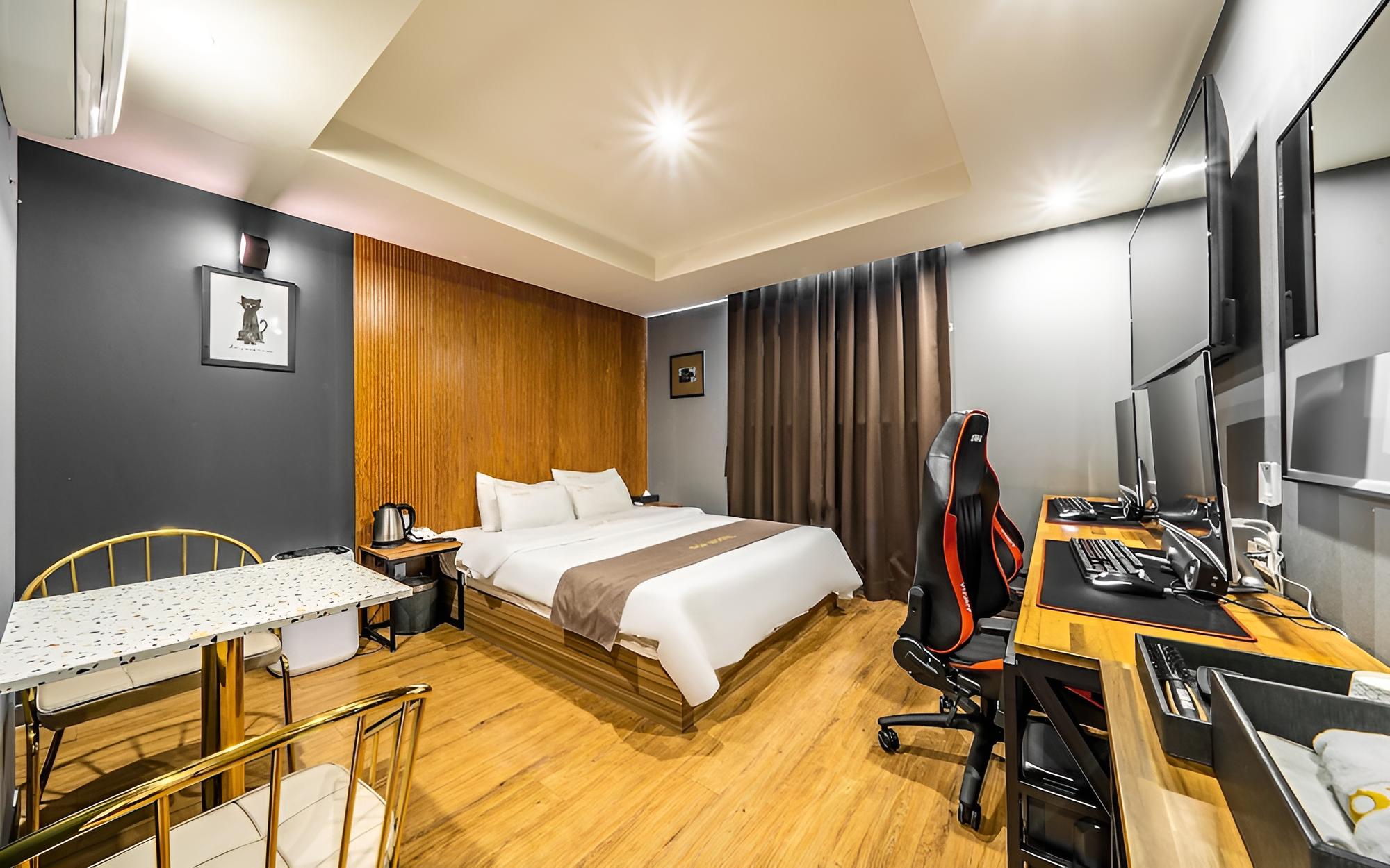 Room (Standard room B (air purifier random ) - Photo 7