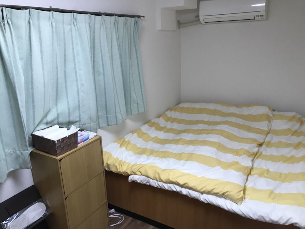 Economy Twin Room photo 1
