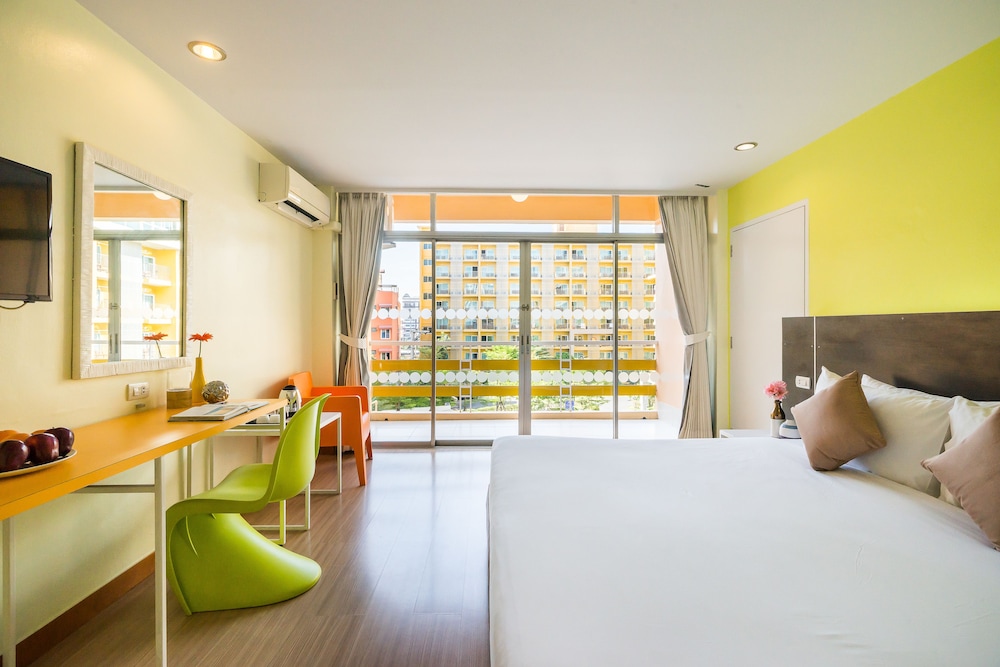 Deluxe Room - Photo 5