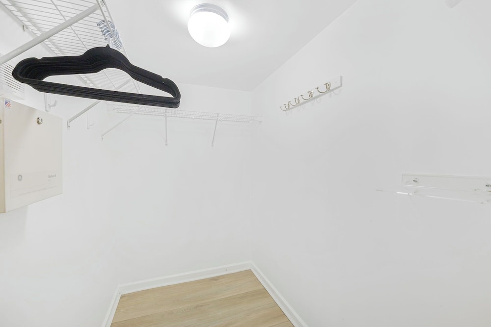 Luxury Condo, 2 Bedrooms, City View photo 3