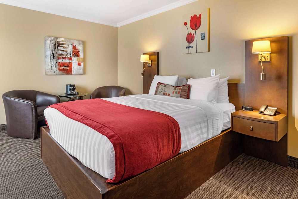 Standard Room, 1 Queen Bed, Non Smoking - Photo 1