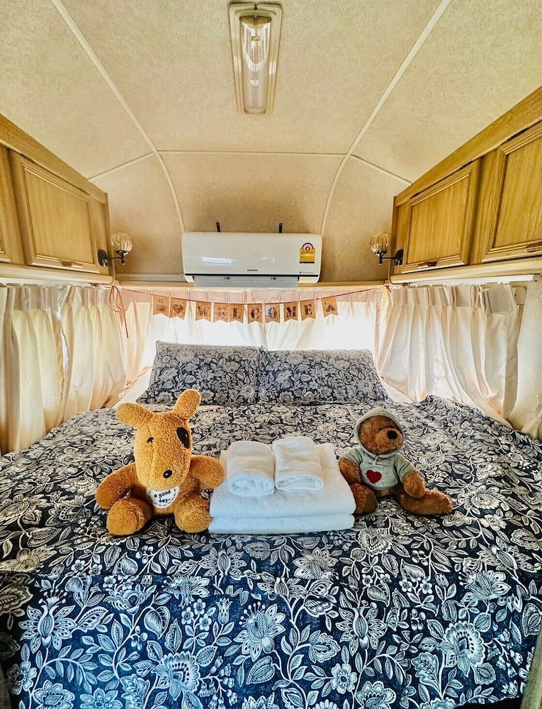 Basic Double Room, 1 King Bed, Air conditioning