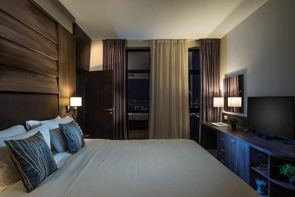 Executive Apartment, Multiple Beds, non Smoking, Kitchenette (Living Room)