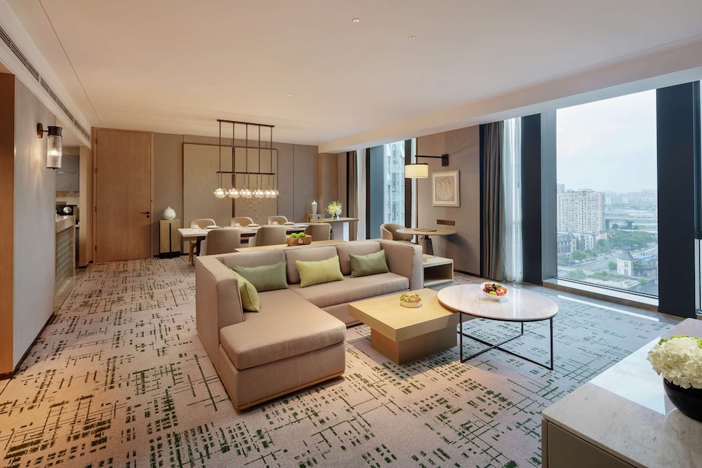 Suite, 1 Bedroom (Ambassador)