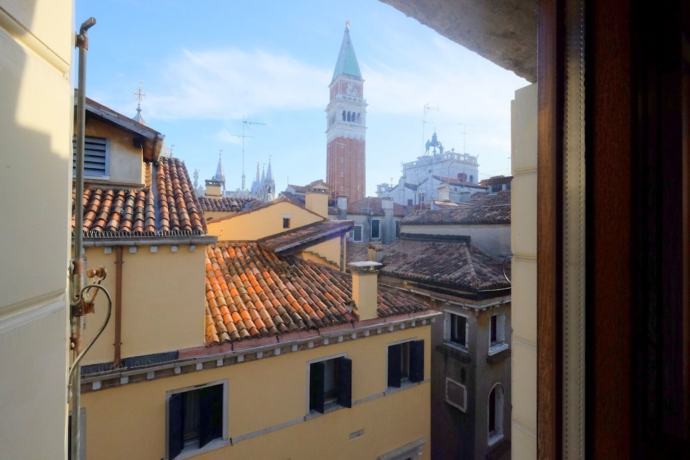 Standard Room, 1 Bedroom, City View, Tower photo 3