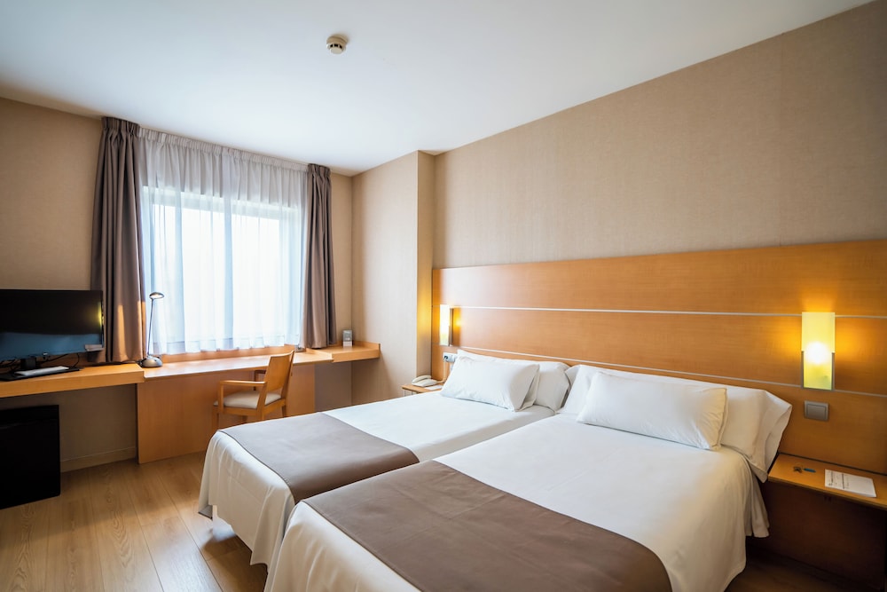 Standard Double Room Single Use - Photo 4