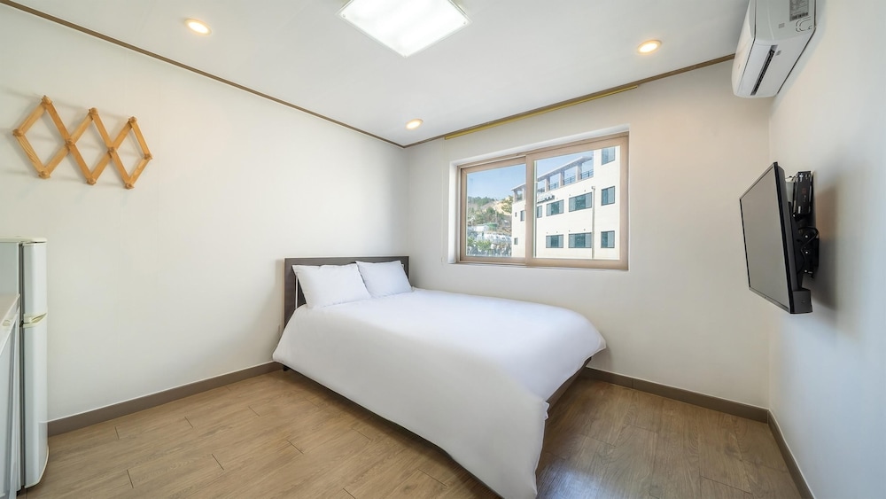 Basic Room, 1 Bedroom (303)