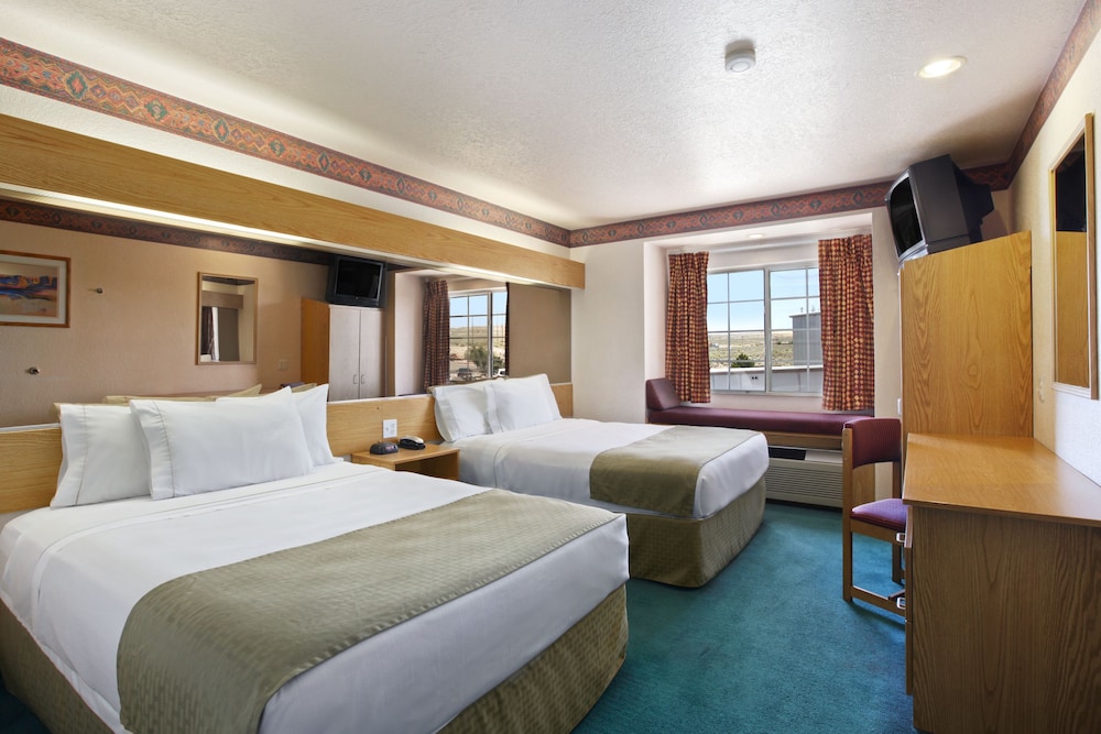 Room, 2 Queen Beds, Non Smoking - Photo 3
