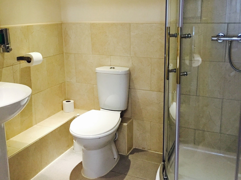 Suite, Ensuite photo 3