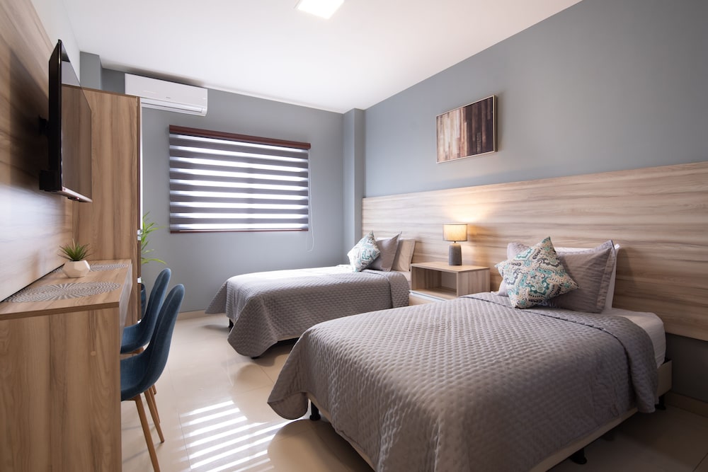 Standard Suite, 2 Twin Beds photo 2