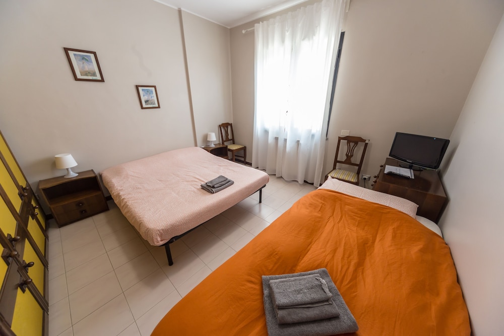 Triple Room, Shared Bathroom
