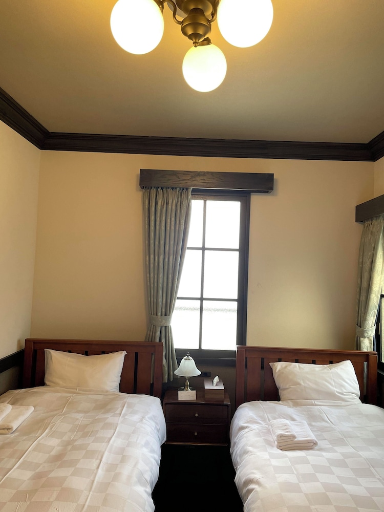 Western Style Twin Room, Non-Smoking photo 2