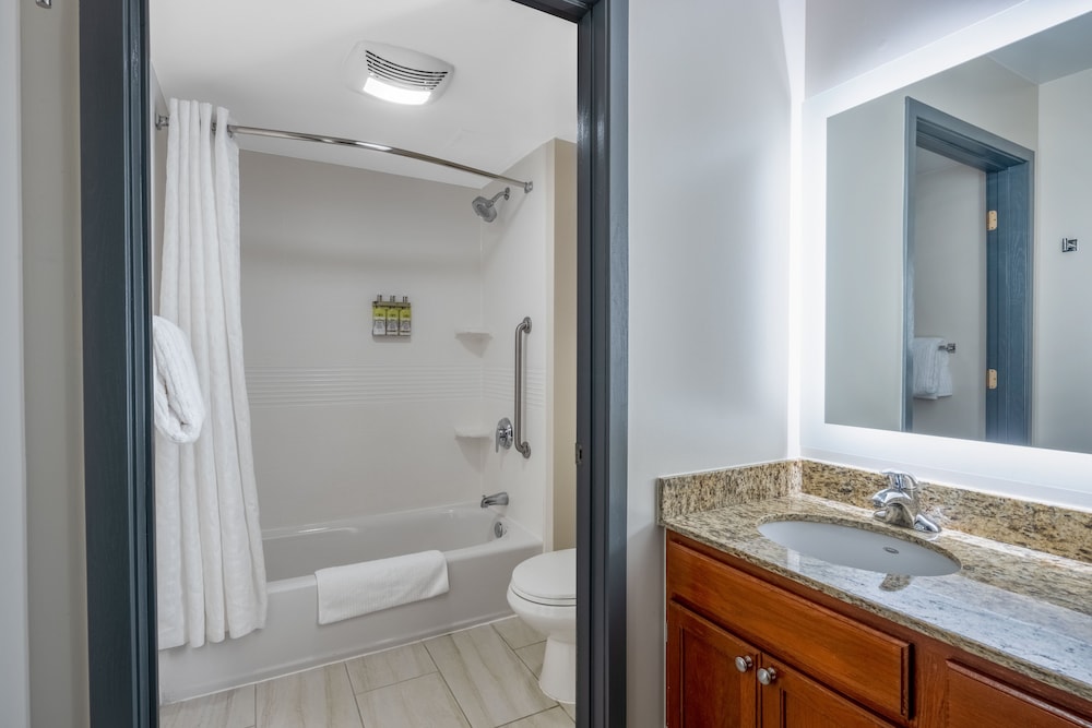 Suite, 2 Bedrooms - Photo 6