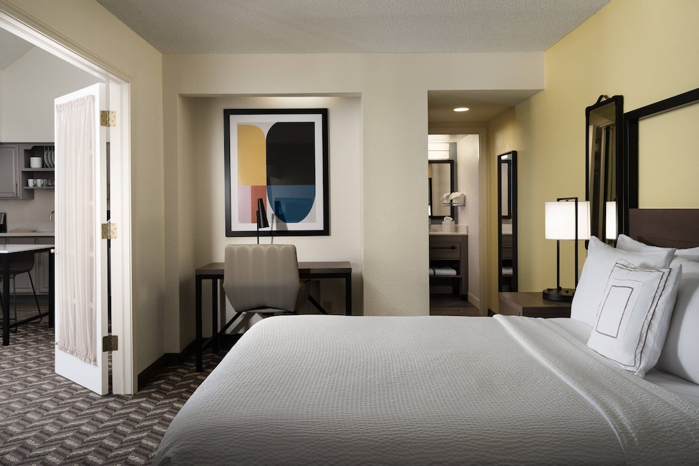 Suite, 2 Bedrooms photo 3