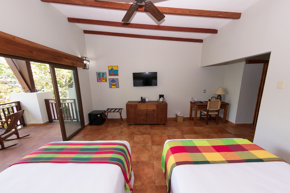Standard Double Room, Partial Lake View photo 2