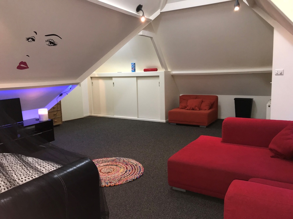 Double Room (Attic Room) photo 3
