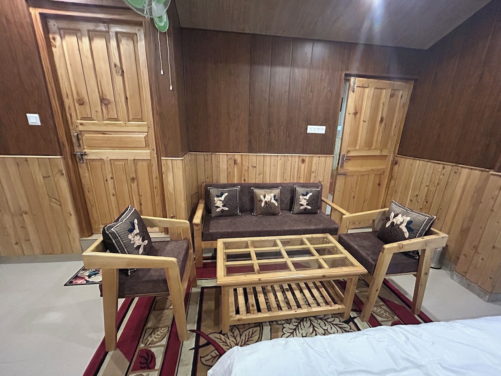 Deluxe Double or Twin Room