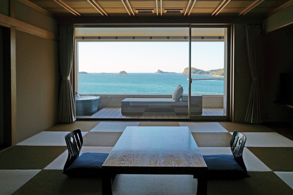 Japanese Style Quadruple Room, Non Smoking, Open air-Bath photo 2