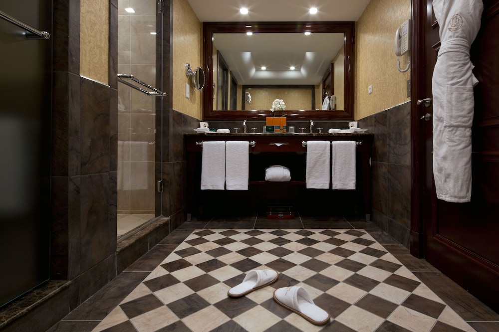 Deluxe Suite, 1 Bedroom thumbnail 6