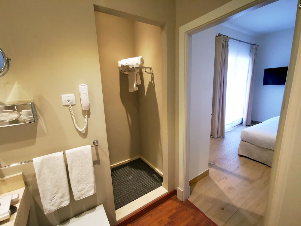 Grand Suite (Single Use) - Photo 10